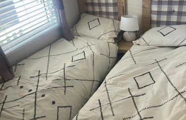 Luxury 6 Berth Caravan, Marton Mere - Photo 11