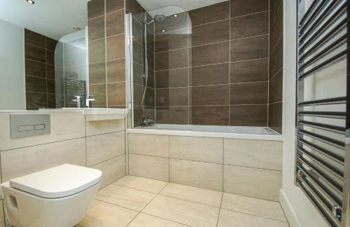 Orion Marina Sea View - Parking - by Brighton Holiday Lets - Foto 34