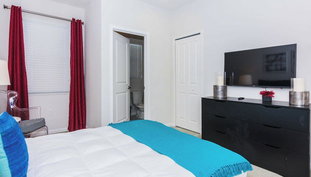 Magical Retreat: Luxurious Home Near Disney World - Photo 5