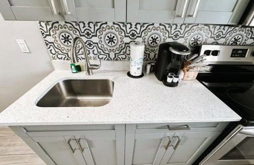 Rustic Retreats Beachy 1BR for 4 guests in the heart of Fort Lauderdale - Foto 17