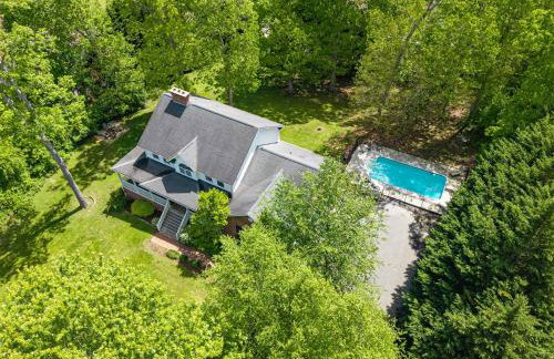 15 Minutes to Asheville! Spacious 7BR Luxury Home | Pool | Hot Tub | Game Room - Foto 1