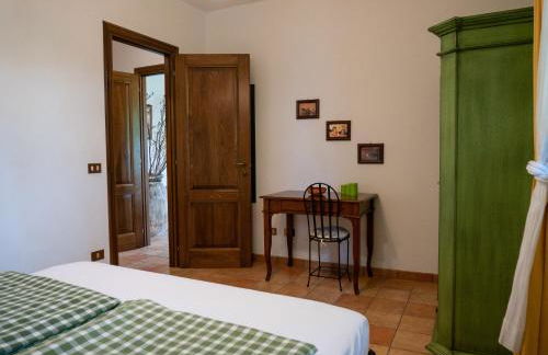 HOST4U - BORGATA VALLONE Apartments with Stunning Garden and Parking - Foto 21