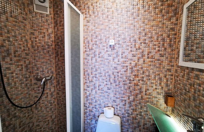 River Apartments - Photo 16