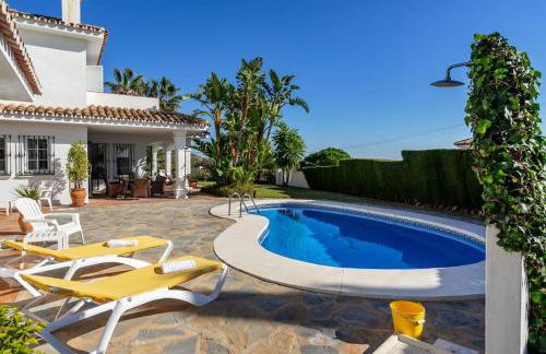 Urb Villa with pool by Costarentals- Ref 139 - Photo 18