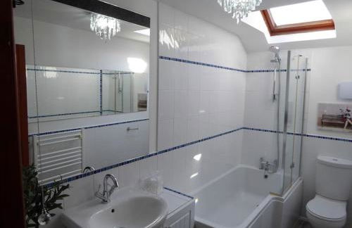 Lilac Cottage -Sleeps 6 -HOT TUB - Foto 16