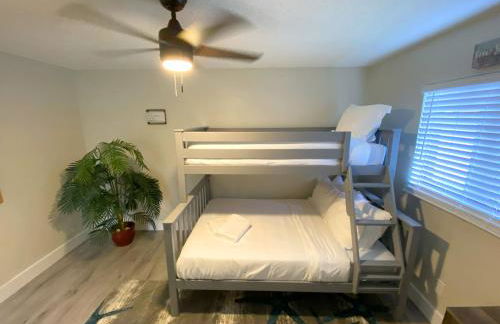 Cozy Coral Cottage with Tiki Hut, Mini Golf, Arcade and Grill - Foto 21