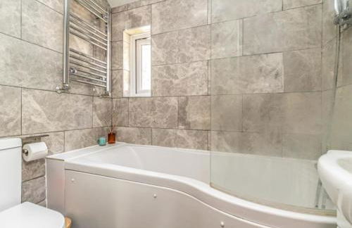 Close to QA hospital, Portsmouth Naval Cottage with incredible views - Foto 7