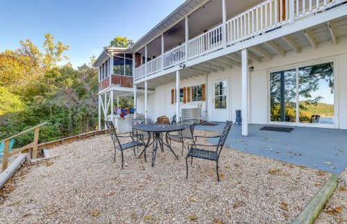 Lakefront Gem with Screened Porch and Game Room! - Foto 30