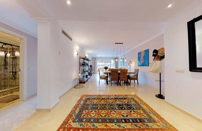 Magnificent Duplex Penthouse in Puerto Banus - Photo 25