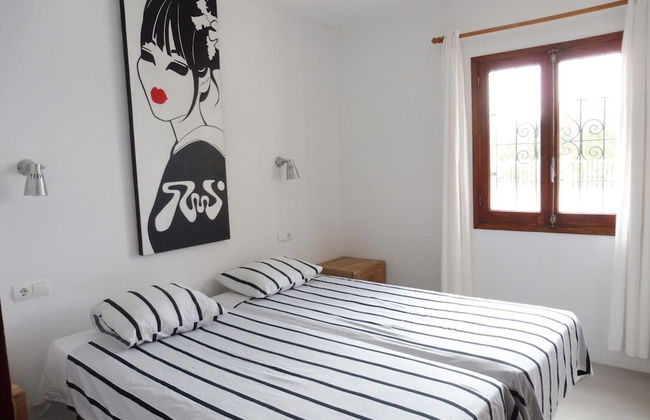 Villa in Cala Tarida With Private Pool & Sea View - Photo 4