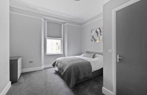 Brand New Huge 2 Bedroom Ground Floor Flat - Foto 3