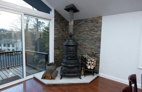 Modern Retreat Poconos 3BR Fire Pit Skiing - Foto 43