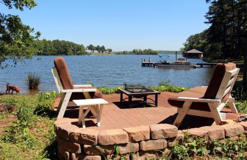 Lake Palestine Family Getaway with Waterfront Deck - Foto 1
