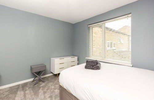 Modern & Stylish 3 Bedroom Home in Peterborough - Photo 24