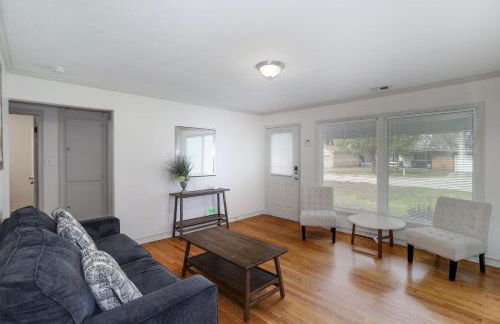 Spacious West Side Home away from Home! - Foto 3