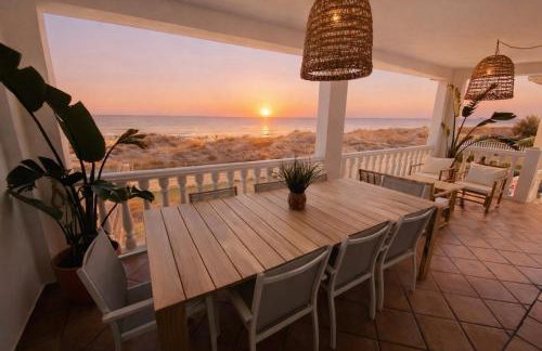 Villa AMANAY a Primera Línea de Playa con Piscina Privada By XimoApartments - Foto 28