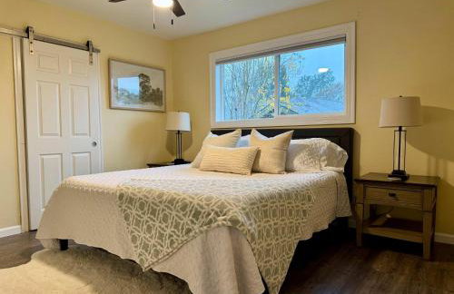 Charming dog-friendly home next to regional park - Foto 52