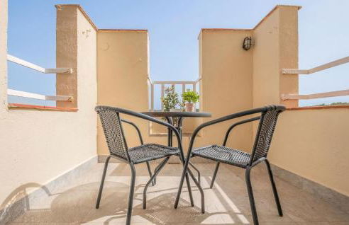 Amazing Apartment In Sant Pere De Ribes - Photo 7