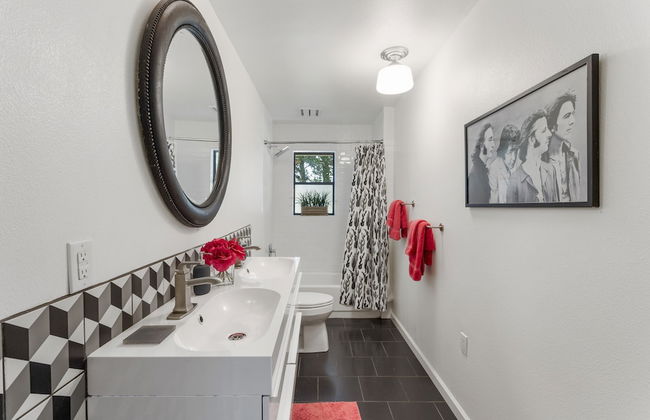 The Tire Swing - Modern 3BD - Gourmet Kitchen - Awesome Local - Foto 8