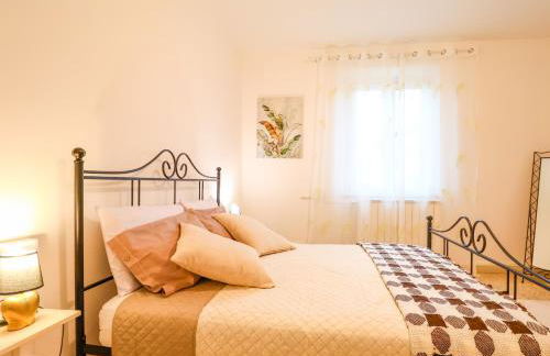 The Cozy Apartment - Wi-Fi, Smart TV, Free Parking - Foto 4