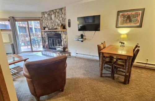 Cozy 1 bed end unit ski in ski out condo - Foto 16