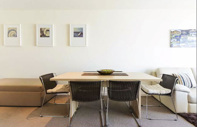 Melbourne by the Botanical Gardens - Photo 2