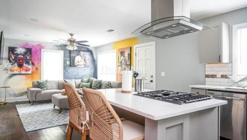 Luxury Sports Art Gallery - 15 mins to ATL Battery - Foto 5, stove