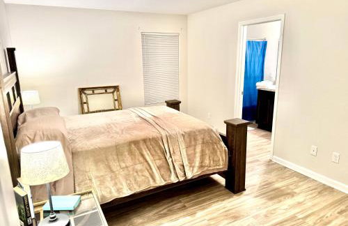 3 Bed Home 5 Mins to JAX Airport & Zoo - Foto 30