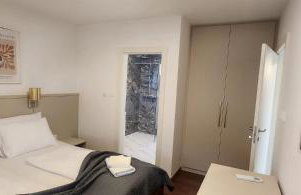 Modern 3BR Apartment with Private Pool, Sea View & Garage - Foto 17
