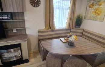JY Holiday Caravans Wales, Oakfields Towyn Coastal Caravan Sleeps 6 - Photo 16
