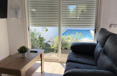 Apartamento con piscina y jardín - Foto 8