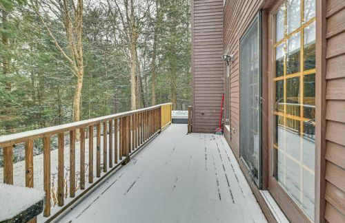 8 Mi to Mt Snow Cozy Bear Cabin with Hot Tub! - Foto 20