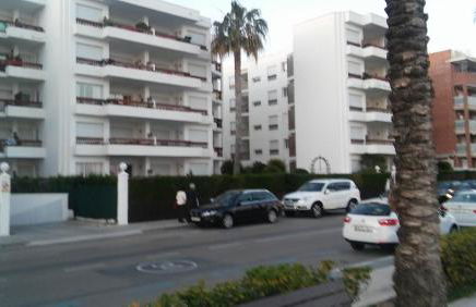 Passeig Maritim Apartment - Photo 70