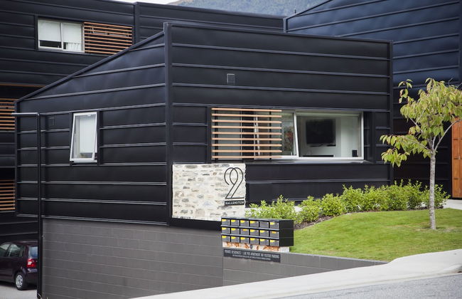 22 Hallenstein Apartments by Staysouth - Photo 57