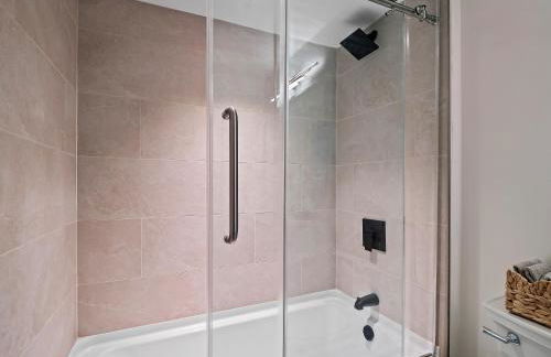 Cleveland Escape - Hot Tub - Karaoke Machine - Sleeps 12 - Foto 27