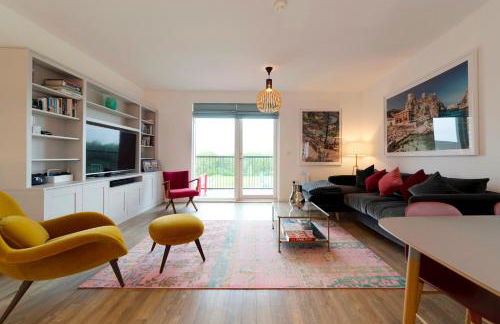 Pass the Keys Stunning and Spacious Modern Flat - Own Car Park - Foto 1
