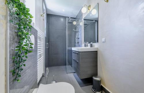 Superior Central Stay - Photo 26