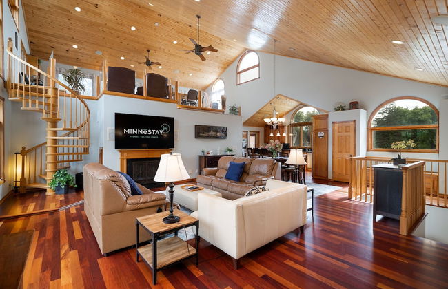 Manor on the River - Whole House - Photo 37