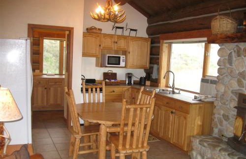 Montana Mountain Glamping: Charming Log Cabin with a Private Hot Tub in Darby - Foto 8