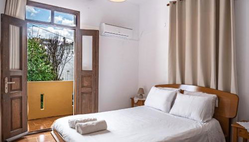 Elithas Central & Budget Stay - Foto 1