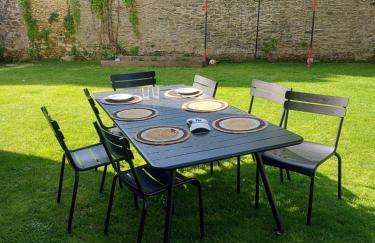 Grande maison familiale plein centre vieux Laval - Foto 7