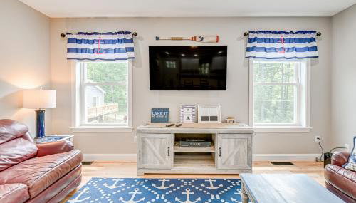 Square Pond Vacation Rental with Boat Dock and View! - Foto 4