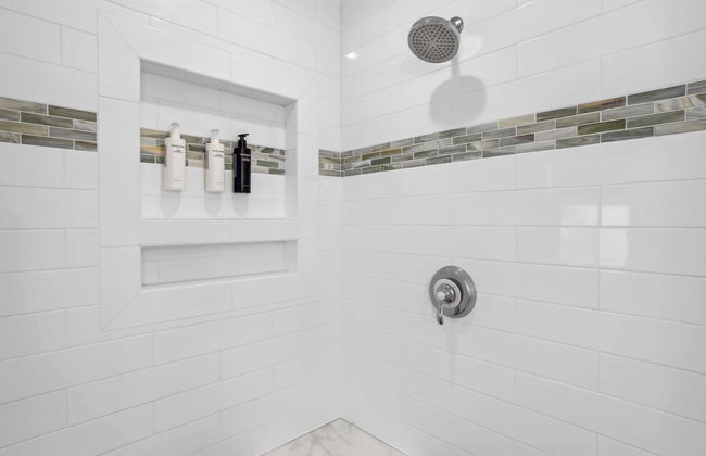 Dolphin Days by Avantstay Pool, 0.2mi to Beach! - Foto 25