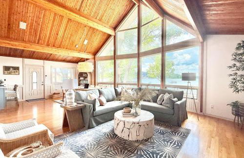 Unique LKN Waterfront Home with Dock - Foto 1