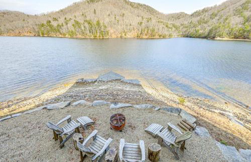Direct Lake Access and Fire Pit Tuckasegee Cottage! - Foto 27