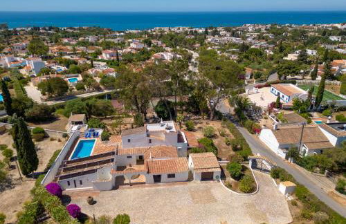 4 Bed Villa, Pool & Tennis Court in Carvoeiro - Foto 2