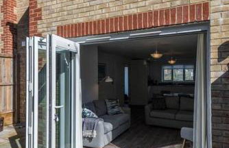 Beach Mews - Modern townhouse with patio and private parking - Photo 18