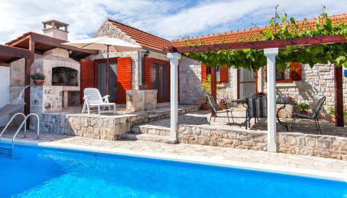 Countryside Family Villa with Private Pool - Photo 5