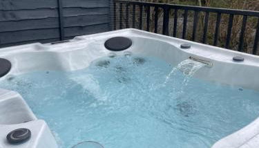 Cosy River Cottage in Brecon with a Hot Tub & Fireplace - Foto 3