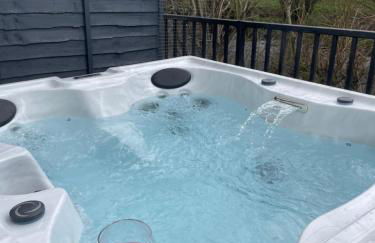 Cosy River Cottage in Brecon with a Hot Tub & Fireplace - Foto 3